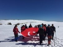 ALI İKRAM TUNA - 18 Mart Ve Şehitler Anısına Kazdağları'na 500 Dağcı Tırmanış Yaptı
