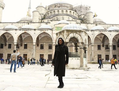 ABD'li sanatçı Türkiye'de Müslüman oldu!