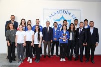 BADMINTON - ALKÜ Müsabakalardan Madalyalar Ve Kupa İle Döndü