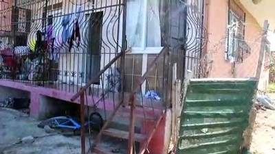 Annesiyle Tartışıp Kendisini Odaya Kilitleyen Çocuğu Polis Sakinleştirdi