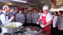 SADIK AHMET - Aşçılık Öğrencilerine Türküsü Eşliğinde Ciğer Dersi