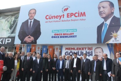 MHP Grup Başkan Vekili Akçay Hakkari'de