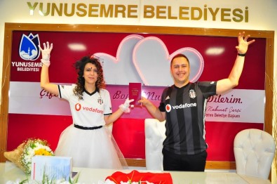 Nikah Tarihleri İçin Beşiktaş'ın Yıl Dönümünü Seçtiler