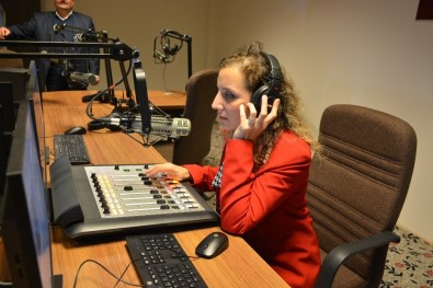 Radyodüet Çanakkale Türküsü İle Yayın Hayatına Başladı