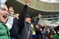 OSMAN AK - Bursa İl Emniyet Müdürü Ak, Teksas Tribününde Maç İzledi