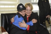 ŞEHİT KIZI - Polisler, Şehit Kızı Elanur Yasdı'yı Okulunda Ziyaret Etti