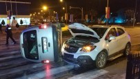 Samsun'da Kavşakta Trafik Kazası Açıklaması 2 Yaralı