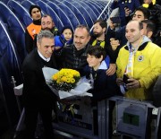 ÇAYKUR - Taraftarlardan Yanal'a Çiçek