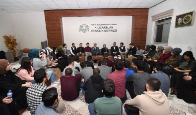 Usta, Başkan Altay Ve Özboyacı Gençlerle Buluştu