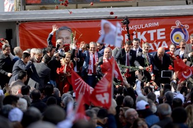 Uysal, Büyükşehir'in Kırcami 'De Tapu Dağıtmasını Eleştirdi