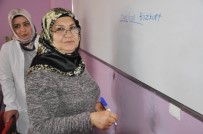 EMINE ERDOĞAN - 70'İnde Okumayı Söktü