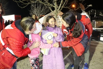 Acıpayam'da Çocuklar Kızılay Gönüllüleriyle Depremi Unuttu