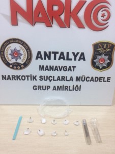 Antalya'da Bir Araçta Uyuşturucu Madde Ele Geçirildi
