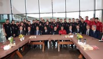 ARNAVUTLUK - Binali Yıldırım, Riva'da Kamp Yapan A Milli Futbol Takımı'nı Ziyaret Etti