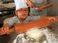 DOWN SENDROMU - Down Sendromlu Çocuklardan Özel Pizza