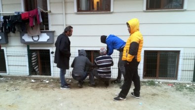 7 Katlı Binada Çıkan Yangın 5 Kişiyi Hastanelik Etti