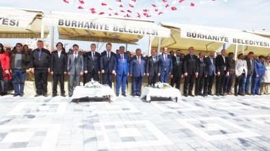 Burhaniye'de Melih Pabuççuoğlu Bulvarı Rekreasyon Alanı Hizmete Girdi.
