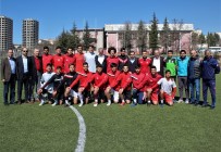 SIRBİSTAN - Eğitim Bir-Sen Şubeleri,  Türkiye Şampiyonu Liselilerle Bir Araya Geldi