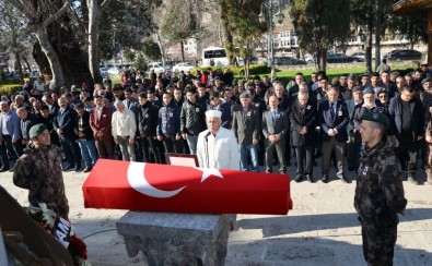 Kalbine Yenik Düşen Özel Harekat Polisi Defnedildi