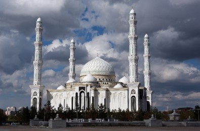 Kazakistan'da Başkentin Adının Değiştirilmesi Protesto Edildi