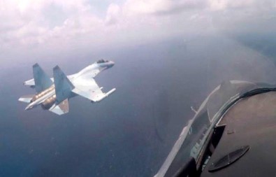 Rus Savaş Uçakları Suriye Semalarında Tatbikat Yaptı