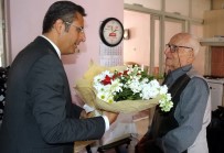 ŞİİR KİTABI - Başkan Pamuk, Yaşlıların Evlerine Konuk Oldu