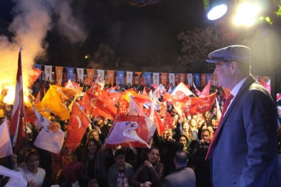 Cumhur İttifakı Adayı Fuat Akdoğan, İlk Mitingini Soğucak'ta Gerçekleştirdi