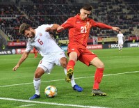 KEMAL YıLMAZ - Eljif Elmas Ülkesinde Coştu