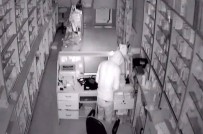 Hırsızlar 2 Eczaneyi Soydu