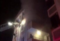 MAHSUR KALDI - İstanbul'da Korkutan Yangın Açıklaması Bina Sakinleri Mahsur Kaldı