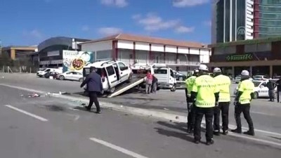 Kırıkkale'de Otomobil İle Hafif Ticari Araç Çarpıştı Açıklaması 6 Yaralı