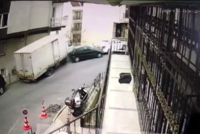 Ortalığı Savaş Alanına Çeviren Kamyonet Kamerada