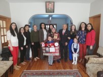 ŞEHİT ANNESİ - Şehit Yakını Olan Öğrencilerin Evlerine Gidildi