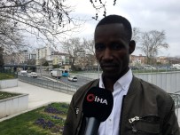 KORSAN TAKSİCİLER - Taksiciden Senegalli turiste şok sözler