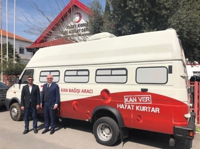 Türk Kızılayı'ndan KKTC Kızılayı'na Araç Bağışı