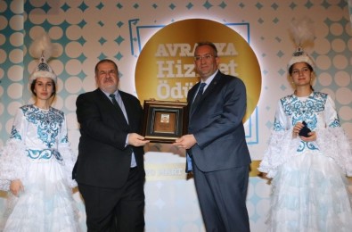 DAİB Başkanı Ethem Tanrıver'e Ödül
