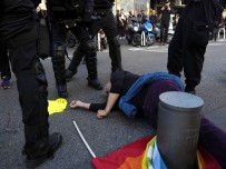 KATLIAM - Fransız Ordusu 70 Yıl Sonra İlk Kez Kendi Halkına Karşı