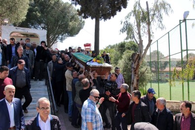 Kocası Tarafından Zincirle Boğularak Öldürülen Kadın Defnedildi