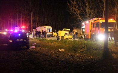 Sakarya'da Trafik Kazası 1'İ Ağır 4 Yaralı