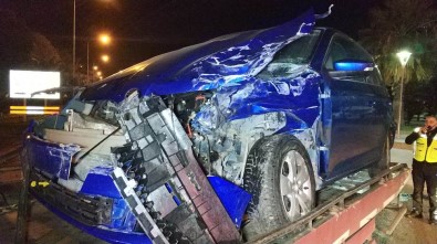 Samsun'da Minibüs İle Otomobil Çarpıştı Açıklaması 2 Yaralı