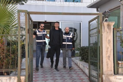 Antalya'da Polisleri Bıçakla Yaralayan Saldırgan Yakalandı