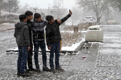 Bahar Havası Elazığ'da Yerini Kara Bıraktı