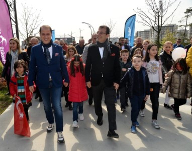 Çalık, İmamoğlu'nu Çocuklarla İstanbul'a Uğurladı