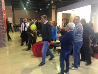 YAŞLILAR HAFTASI - Emekliler Bowlingde Stres Attı