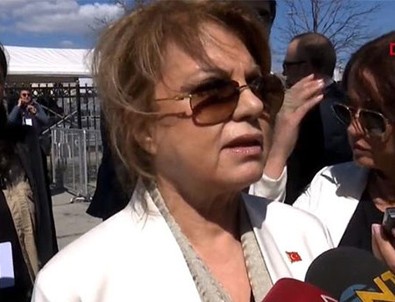 Eski Başbakan Çiller Yenikapı'da