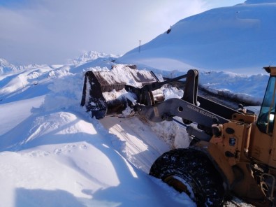 Hakkari'de Yol Genişletme Çalışması