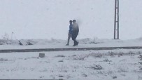 BAHAR HAVASI - Kars'ta Mart Ayında Kar Sürprizi