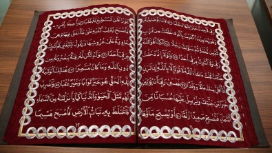 Kumaştan Kur'an-I Kerim Sergisine Büyük İlgi