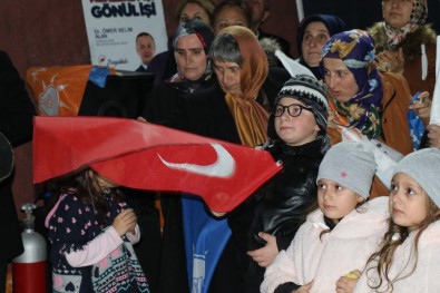 Ömer Selim Alan'a Terakki Mahallesi'nde Sevgi Seli