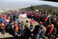 TÜRKIYE DAĞCıLıK FEDERASYONU - 300 Dağcı İsmet Ülkeli'yi Spil Dağı'na Tırmanarak Andı